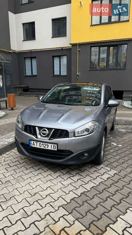 Позашляховик / Кросовер Nissan Qashqai 2011 в Івано-Франківську