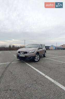 Позашляховик / Кросовер Nissan Qashqai 2011 в Чернівцях