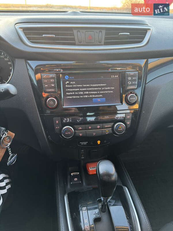 Внедорожник / Кроссовер Nissan Qashqai 2016 в Малой Виске