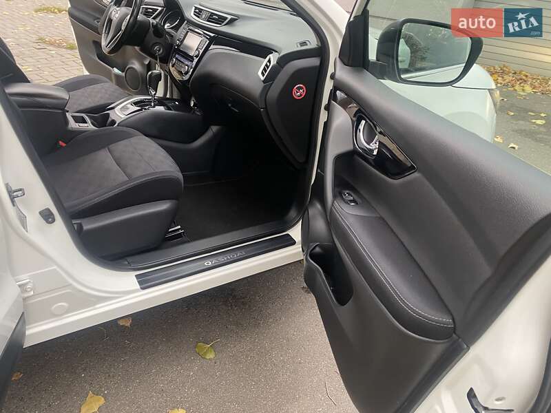 Внедорожник / Кроссовер Nissan Qashqai 2017 в Киеве