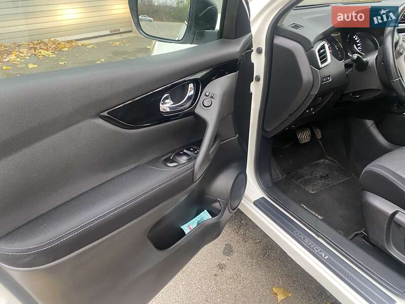 Внедорожник / Кроссовер Nissan Qashqai 2017 в Киеве