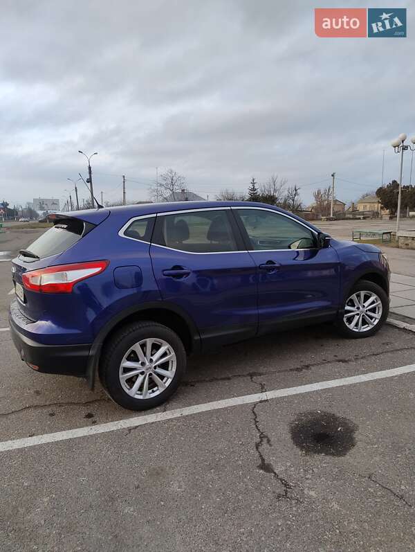 Внедорожник / Кроссовер Nissan Qashqai 2014 в 