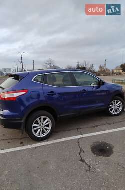 Внедорожник / Кроссовер Nissan Qashqai 2014 в 