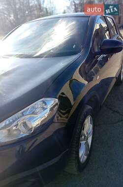 Внедорожник / Кроссовер Nissan Qashqai 2011 в 