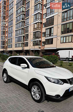 Позашляховик / Кросовер Nissan Qashqai 2016 в 