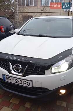 Внедорожник / Кроссовер Nissan Qashqai 2012 в 