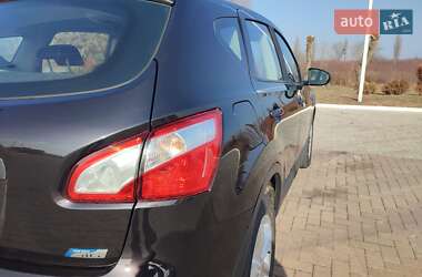 Позашляховик / Кросовер Nissan Qashqai 2011 в Чернівцях