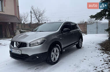 Позашляховик / Кросовер Nissan Qashqai 2010 в Рівному