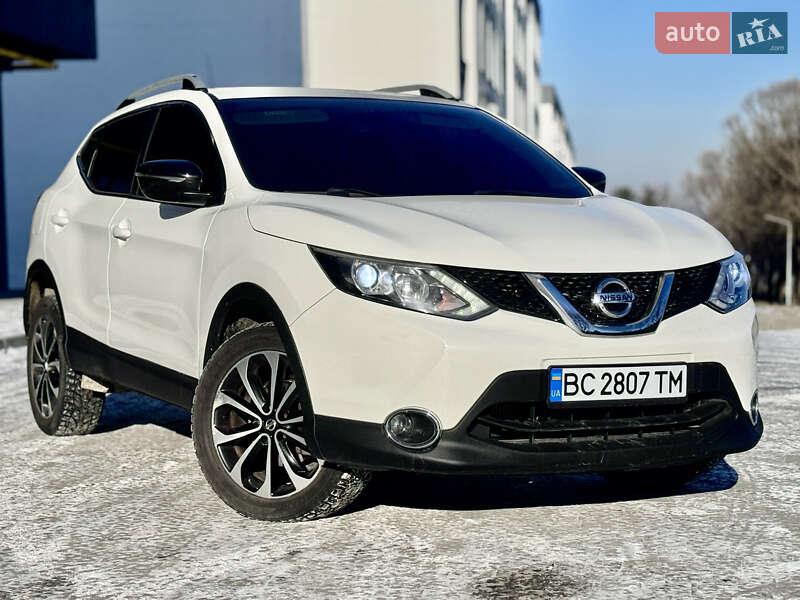 Позашляховик / Кросовер Nissan Qashqai 2015 в Львові