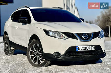 Позашляховик / Кросовер Nissan Qashqai 2015 в Львові