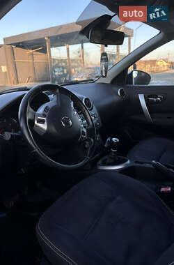 Внедорожник / Кроссовер Nissan Qashqai 2010 в 
