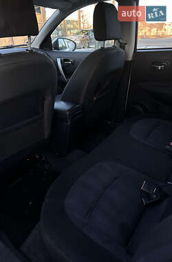 Внедорожник / Кроссовер Nissan Qashqai 2010 в 