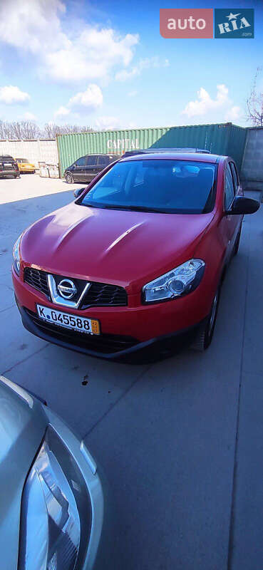 Позашляховик / Кросовер Nissan Qashqai 2011 в 