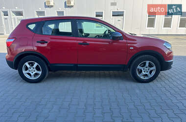 Позашляховик / Кросовер Nissan Qashqai 2011 в 