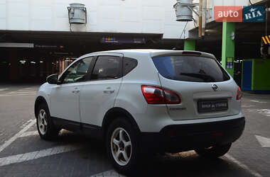 Внедорожник / Кроссовер Nissan Qashqai 2011 в 