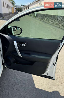 Внедорожник / Кроссовер Nissan Qashqai 2012 в 