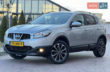 Позашляховик / Кросовер Nissan Qashqai 2013 в Стрию