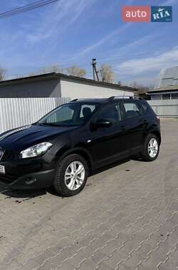 Внедорожник / Кроссовер Nissan Qashqai 2013 в Черновцах