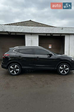 Внедорожник / Кроссовер Nissan Qashqai 2015 в 