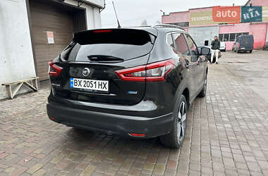 Внедорожник / Кроссовер Nissan Qashqai 2015 в 