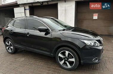 Внедорожник / Кроссовер Nissan Qashqai 2015 в 