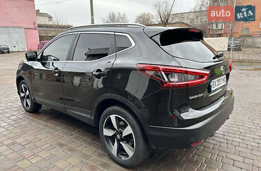 Внедорожник / Кроссовер Nissan Qashqai 2015 в 