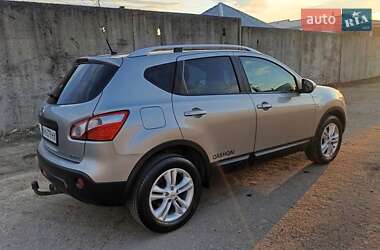 Позашляховик / Кросовер Nissan Qashqai 2013 в 