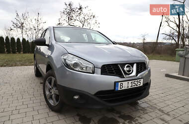 Позашляховик / Кросовер Nissan Qashqai 2011 в 