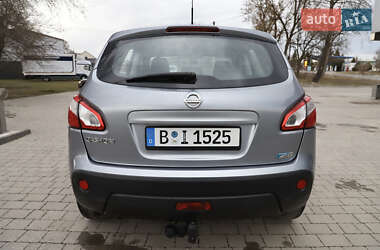 Позашляховик / Кросовер Nissan Qashqai 2011 в 