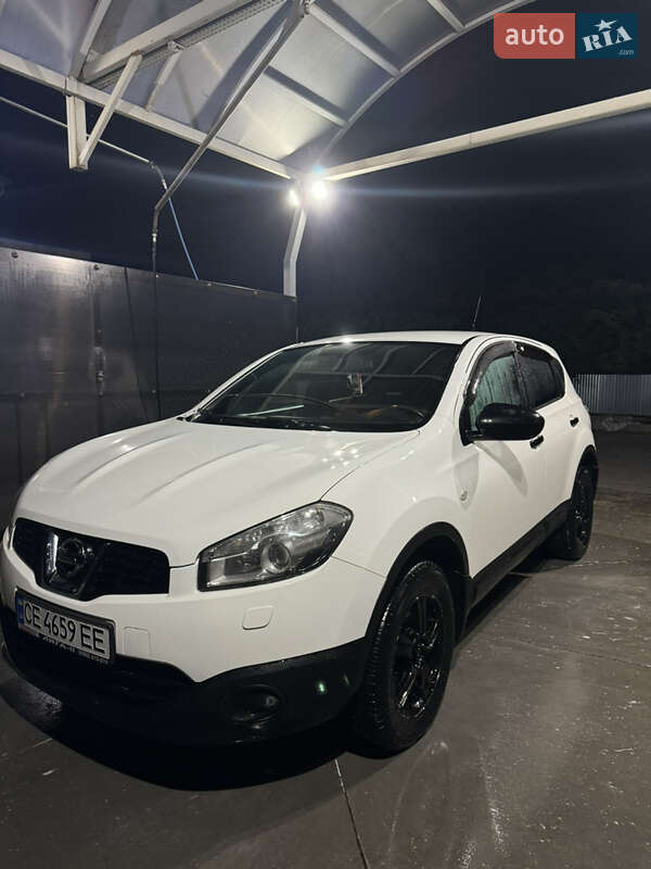 Внедорожник / Кроссовер Nissan Qashqai 2010 в 