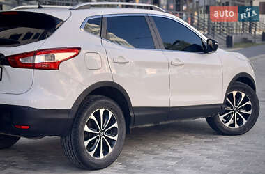 Позашляховик / Кросовер Nissan Qashqai 2015 в 