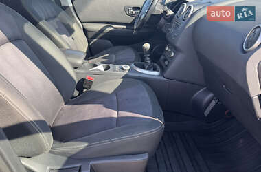 Внедорожник / Кроссовер Nissan Qashqai 2012 в 