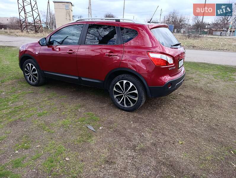 Внедорожник / Кроссовер Nissan Qashqai 2012 в Новомосковске