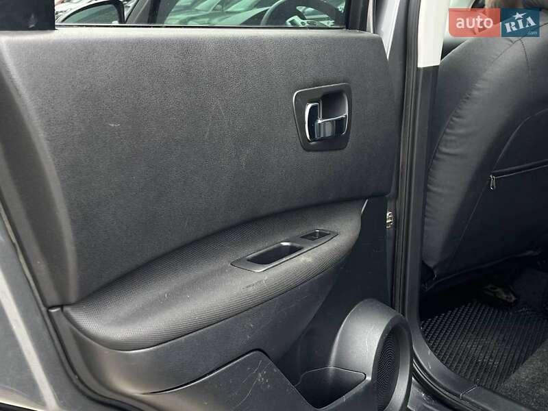 Позашляховик / Кросовер Nissan Qashqai 2012 в Львові