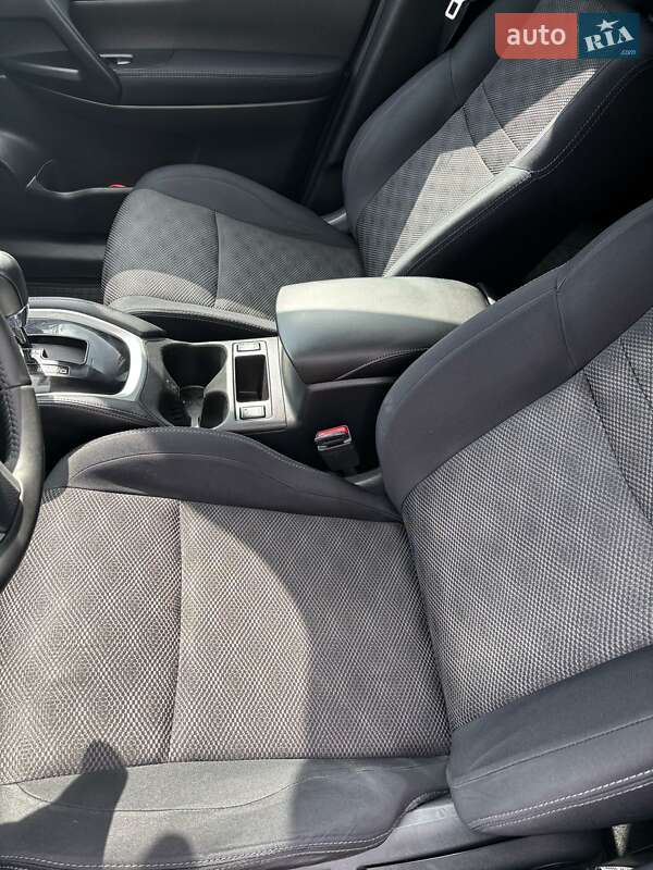 Внедорожник / Кроссовер Nissan Qashqai 2015 в Полтаве