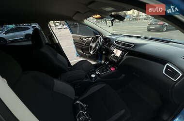 Позашляховик / Кросовер Nissan Qashqai 2017 в 