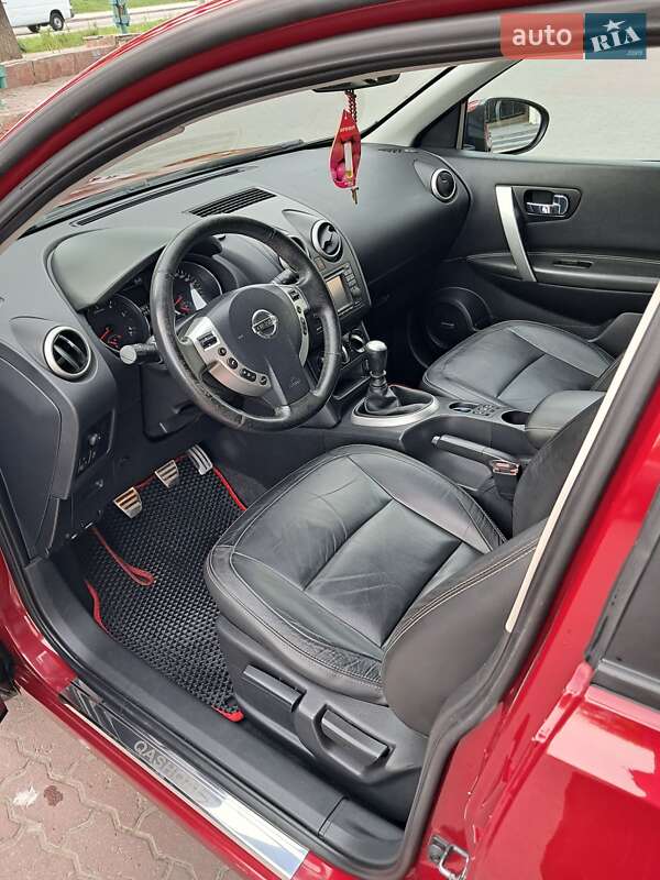 Позашляховик / Кросовер Nissan Qashqai 2011 в Івано-Франківську