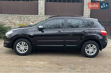 Позашляховик / Кросовер Nissan Qashqai 2012 в 