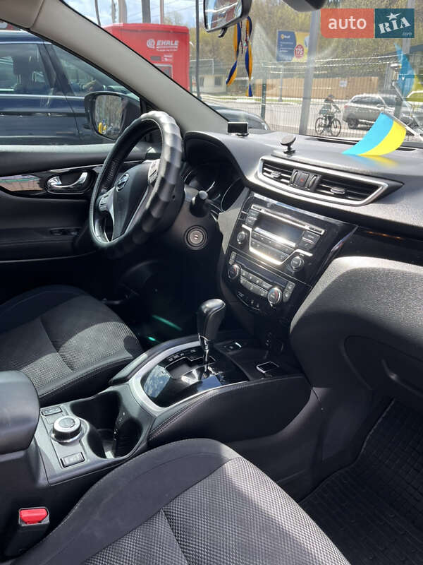 Внедорожник / Кроссовер Nissan Qashqai 2016 в Черкассах