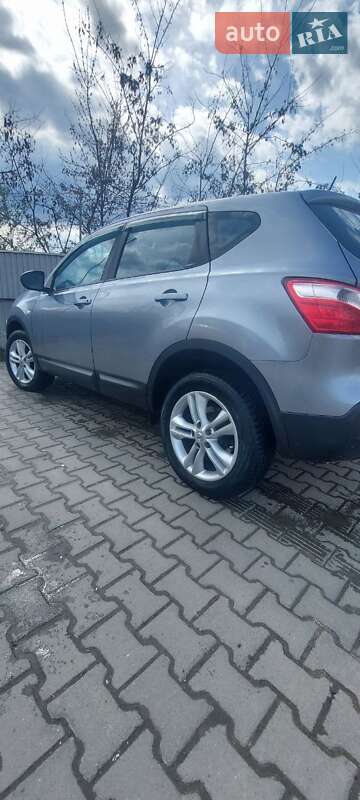 Внедорожник / Кроссовер Nissan Qashqai 2010 в Черновцах