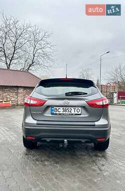 Внедорожник / Кроссовер Nissan Qashqai 2014 в 