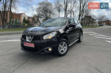Внедорожник / Кроссовер Nissan Qashqai 2012 в 