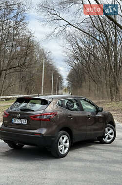 Позашляховик / Кросовер Nissan Qashqai 2017 в 