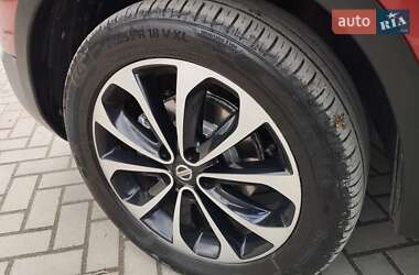 Внедорожник / Кроссовер Nissan Qashqai 2013 в 