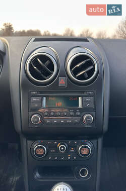 Внедорожник / Кроссовер Nissan Qashqai 2011 в 