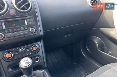 Внедорожник / Кроссовер Nissan Qashqai 2011 в 