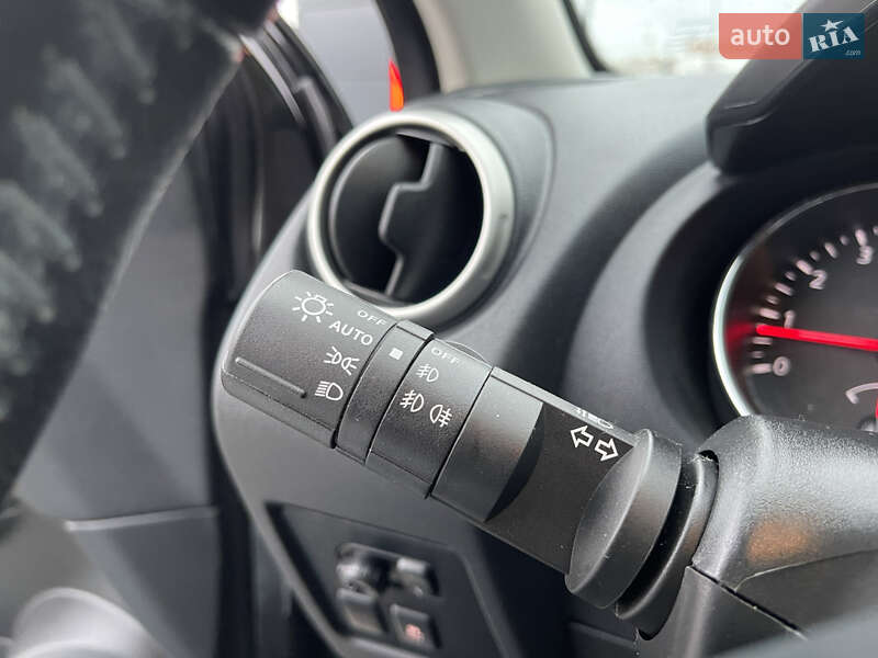 Позашляховик / Кросовер Nissan Qashqai 2012 в Полтаві