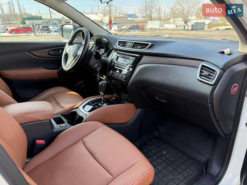 Внедорожник / Кроссовер Nissan Qashqai 2016 в 