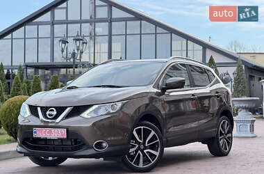 Внедорожник / Кроссовер Nissan Qashqai 2015 в 