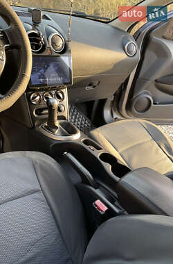 Внедорожник / Кроссовер Nissan Qashqai 2012 в 